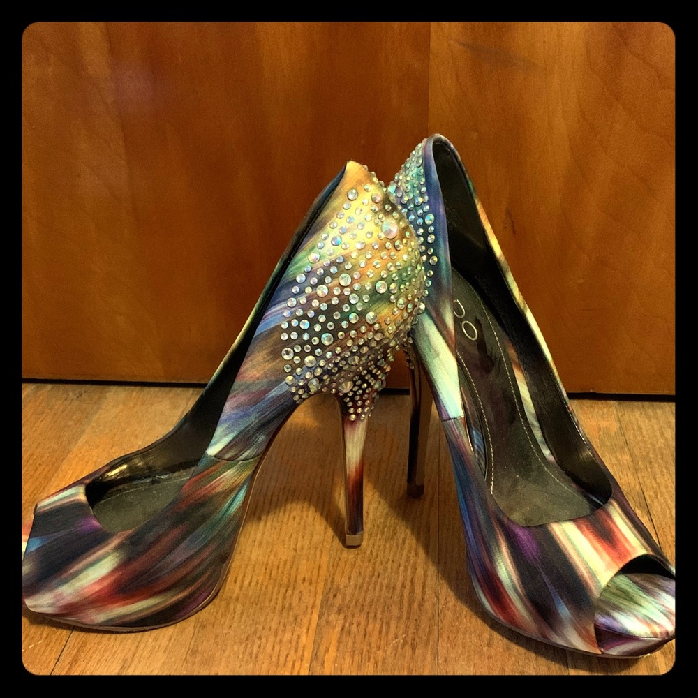 HEELS